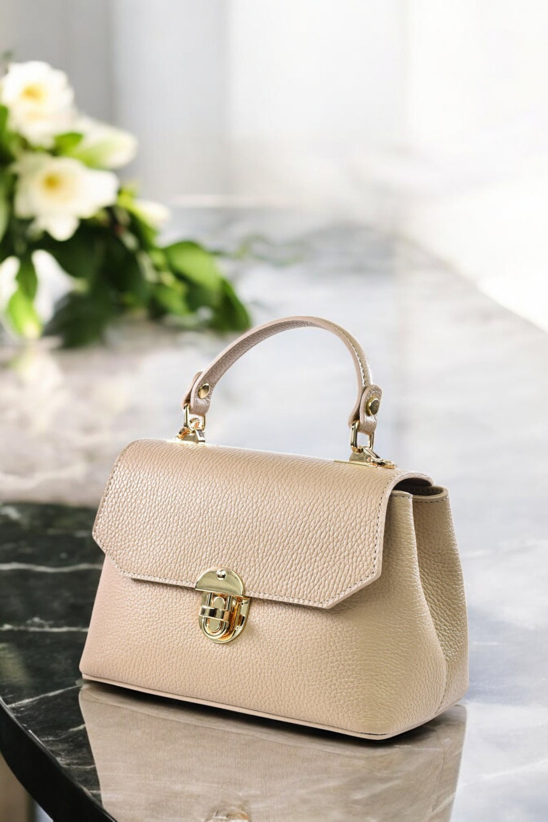 Egle Bag in Light Taupe Dollar Leather
