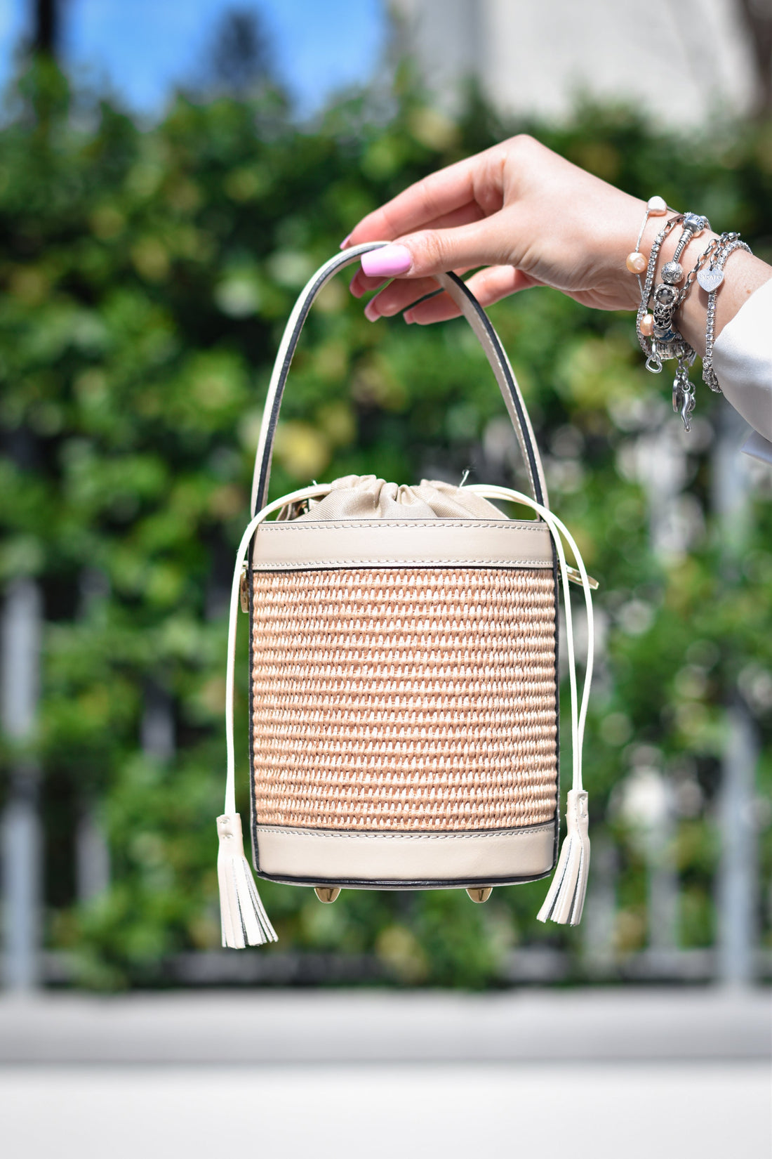 Petit Bag in Brushed Leather and Raffia Beige