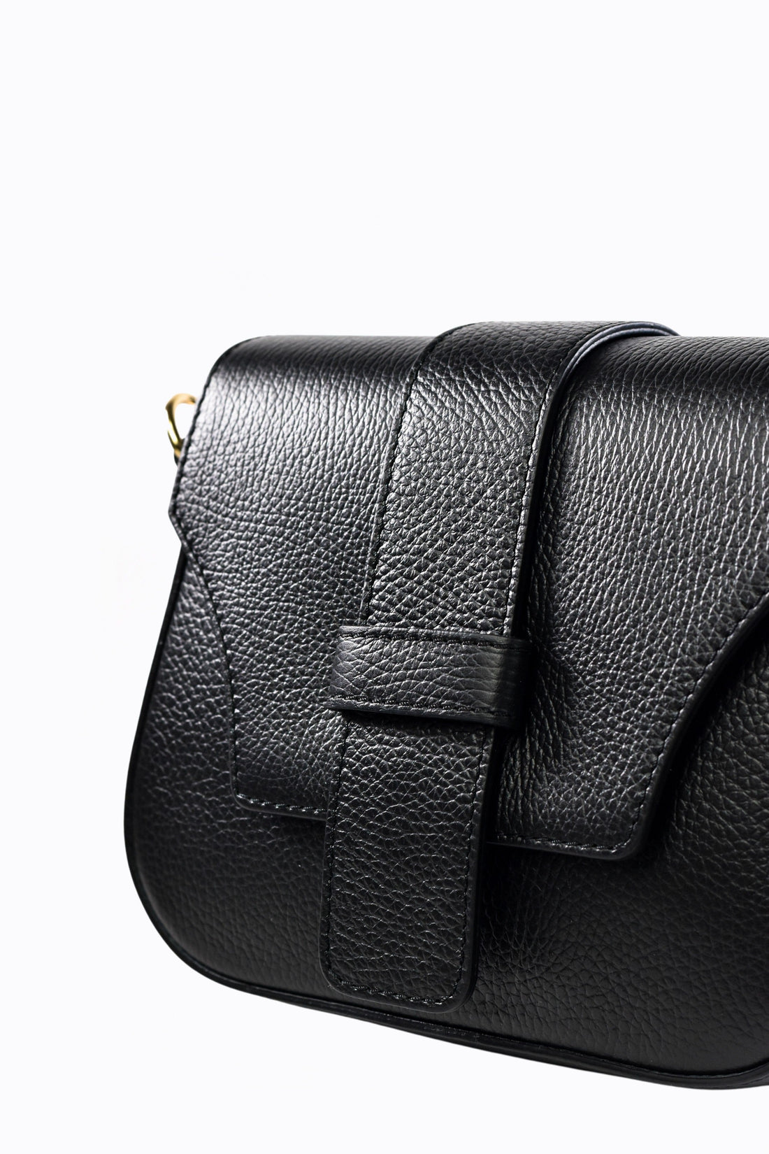 Riven Bag in Black Dollar Leather