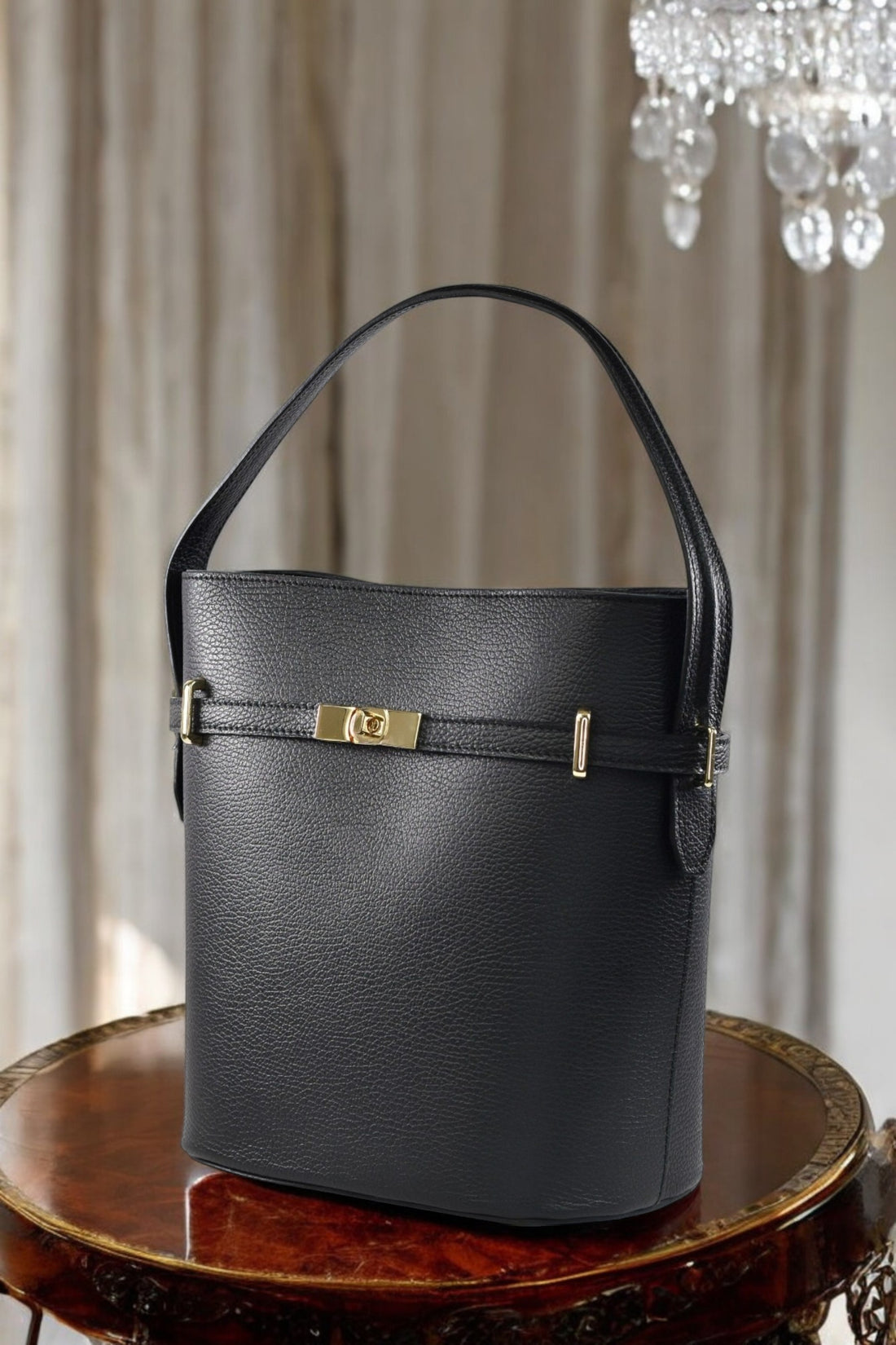 Louise bag in black Dollar leather
