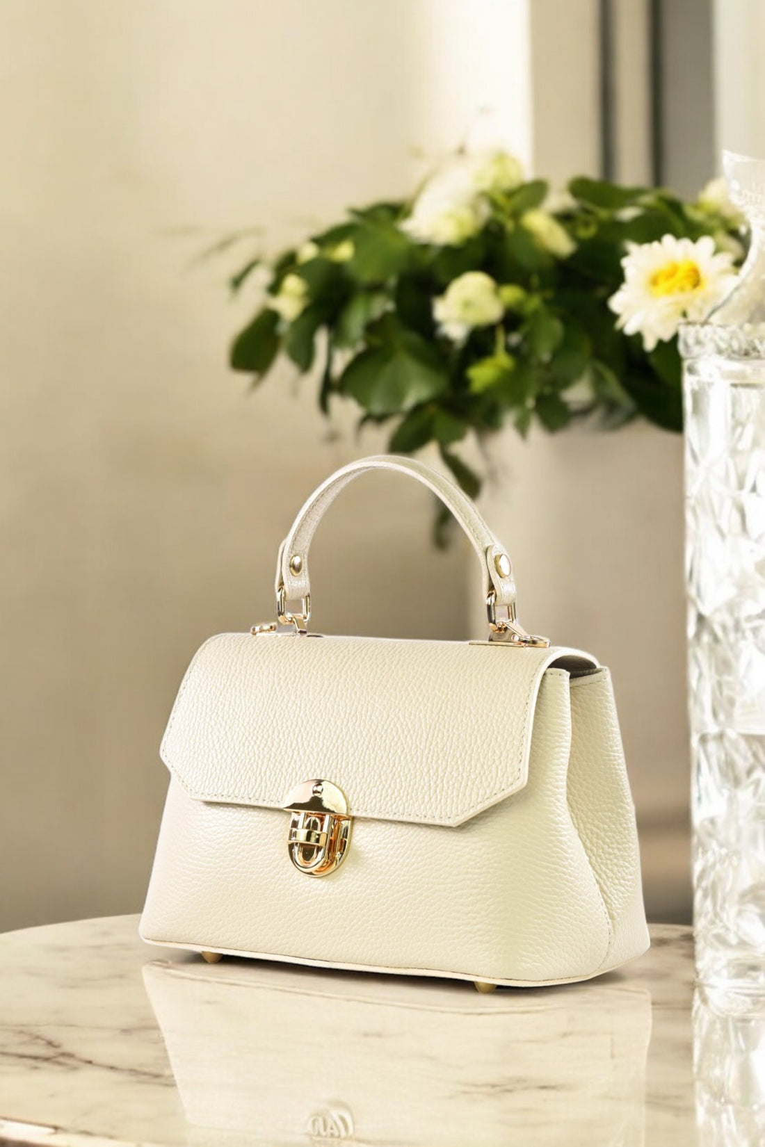 Egle Bag in Beige Dollar Leather