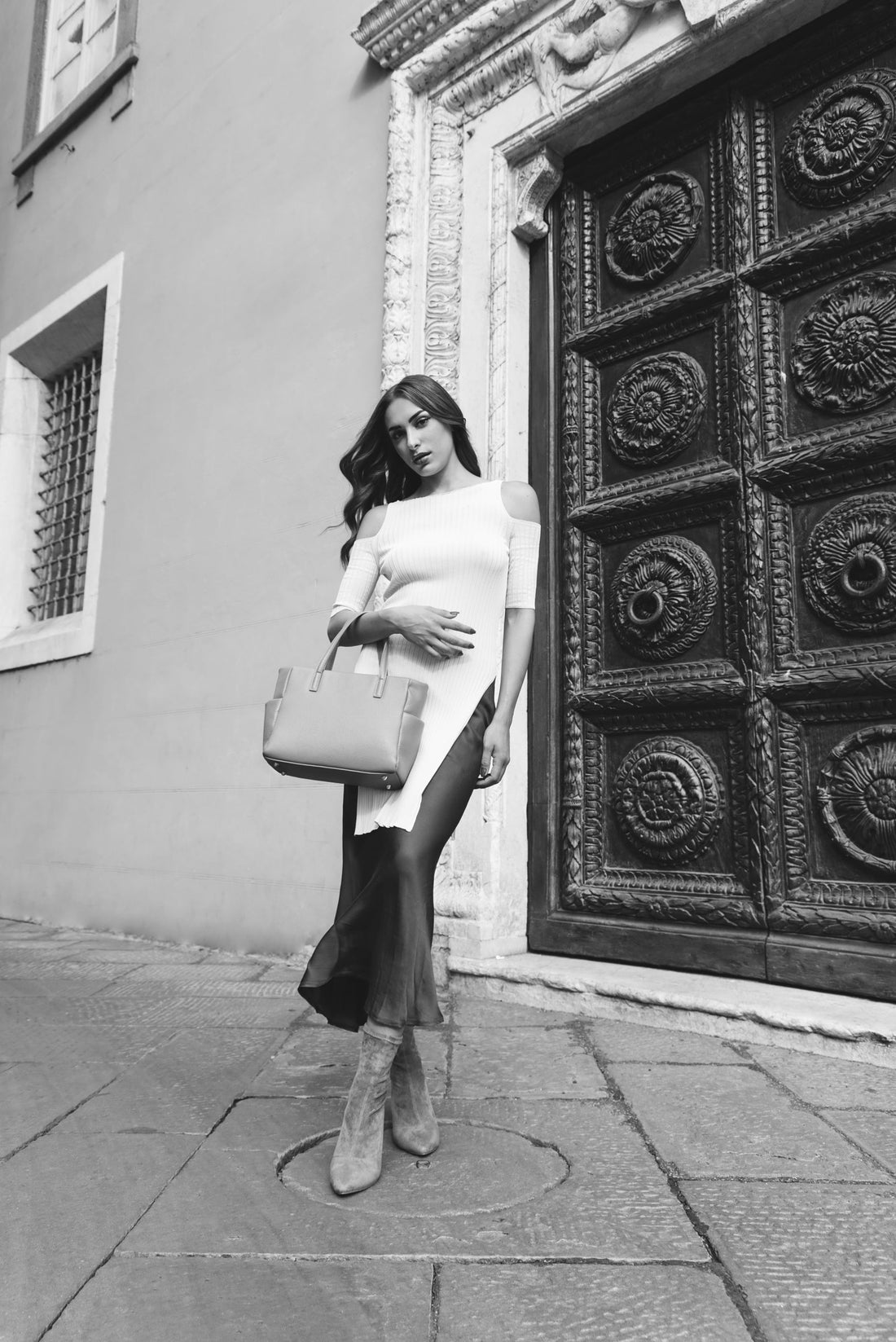 Diana Bag in Black Dollar Leather
