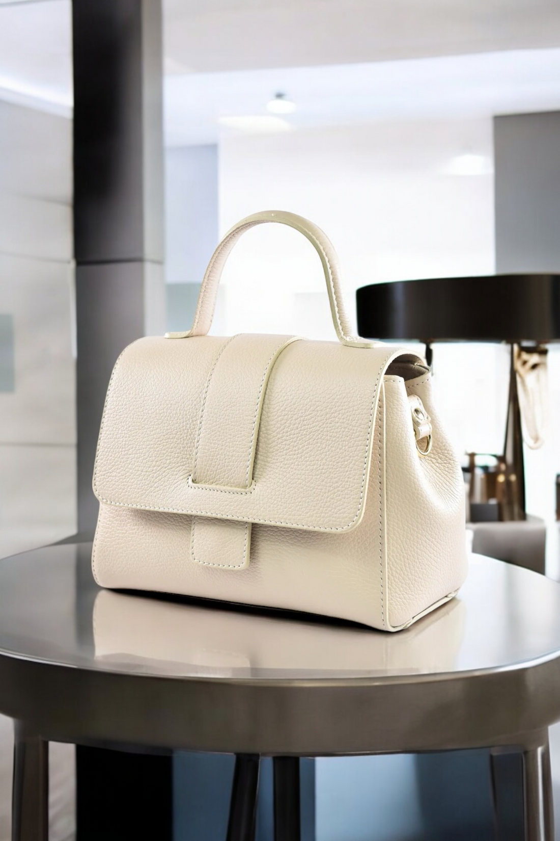 Madison bag in Beige Dollar leather