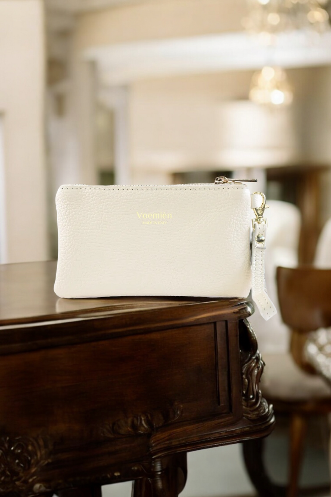 Voemièn Clutch in Beige Togo Leather