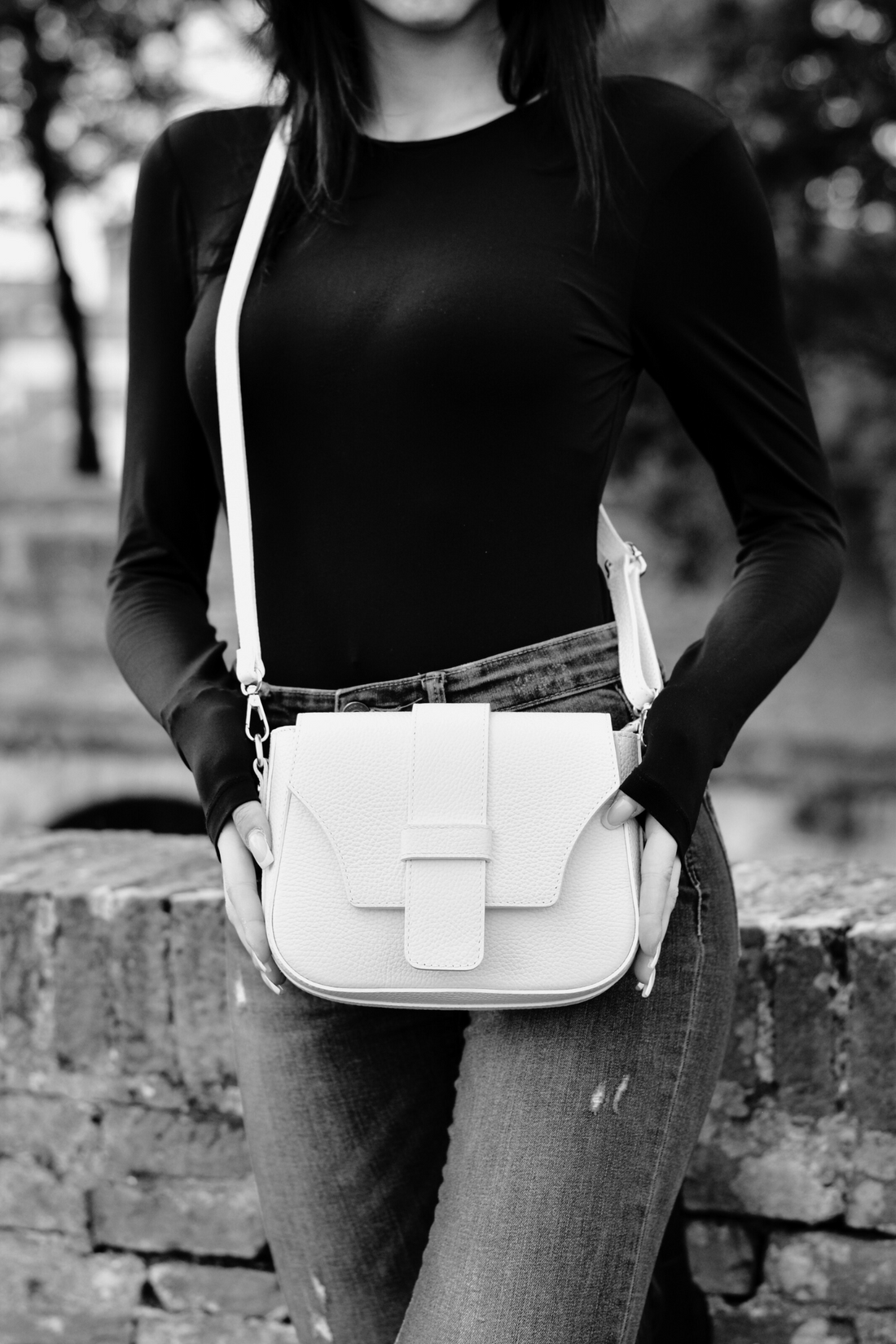Riven Bag in Beige Dollar Leather