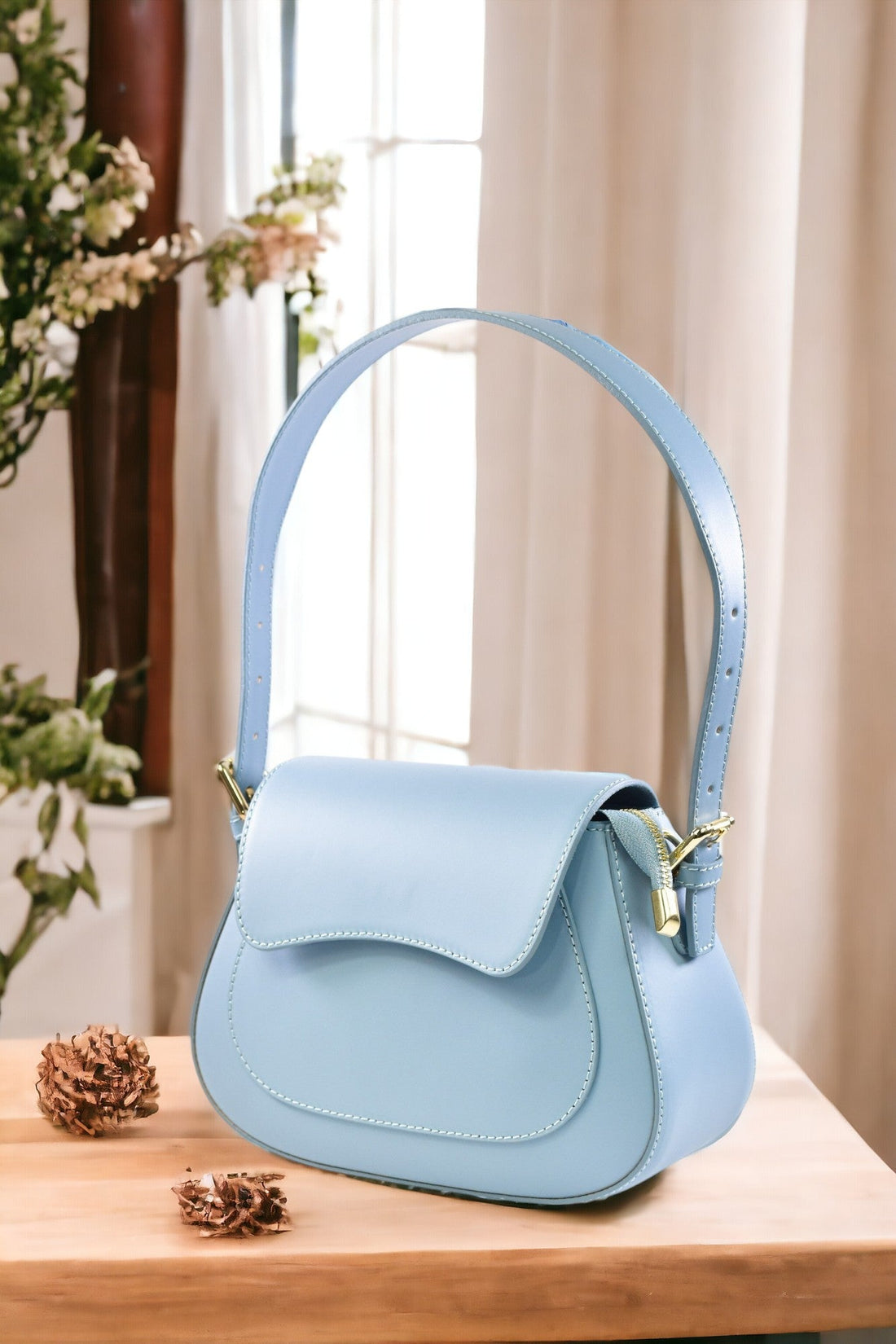 Sindy Bag in Brushed Light Blue Leather