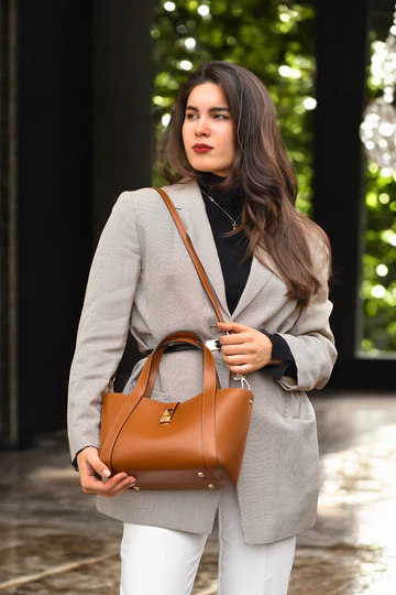 Eleonor Bag in Tan Saffiano Leather