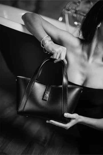 Eleonor Bag in Blue Saffiano Leather