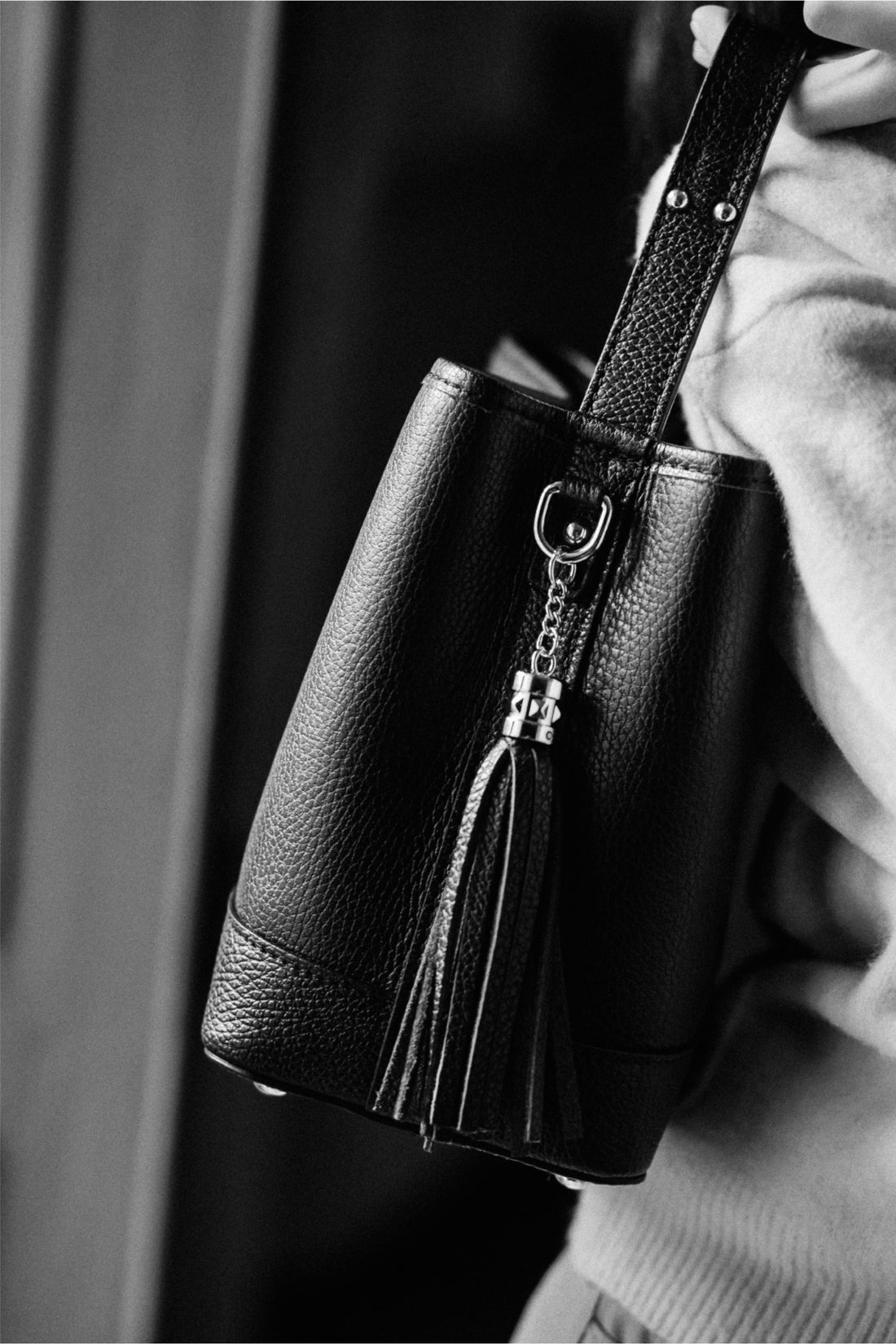 Kendy Bag in Navy Blue Dollar Leather