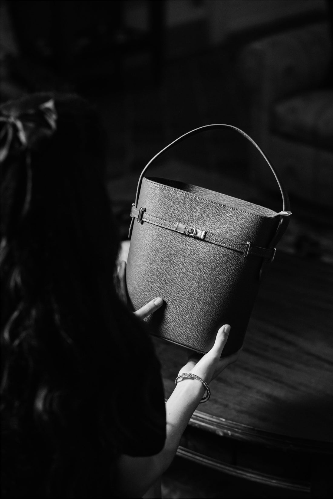 Louise bag in black Dollar leather