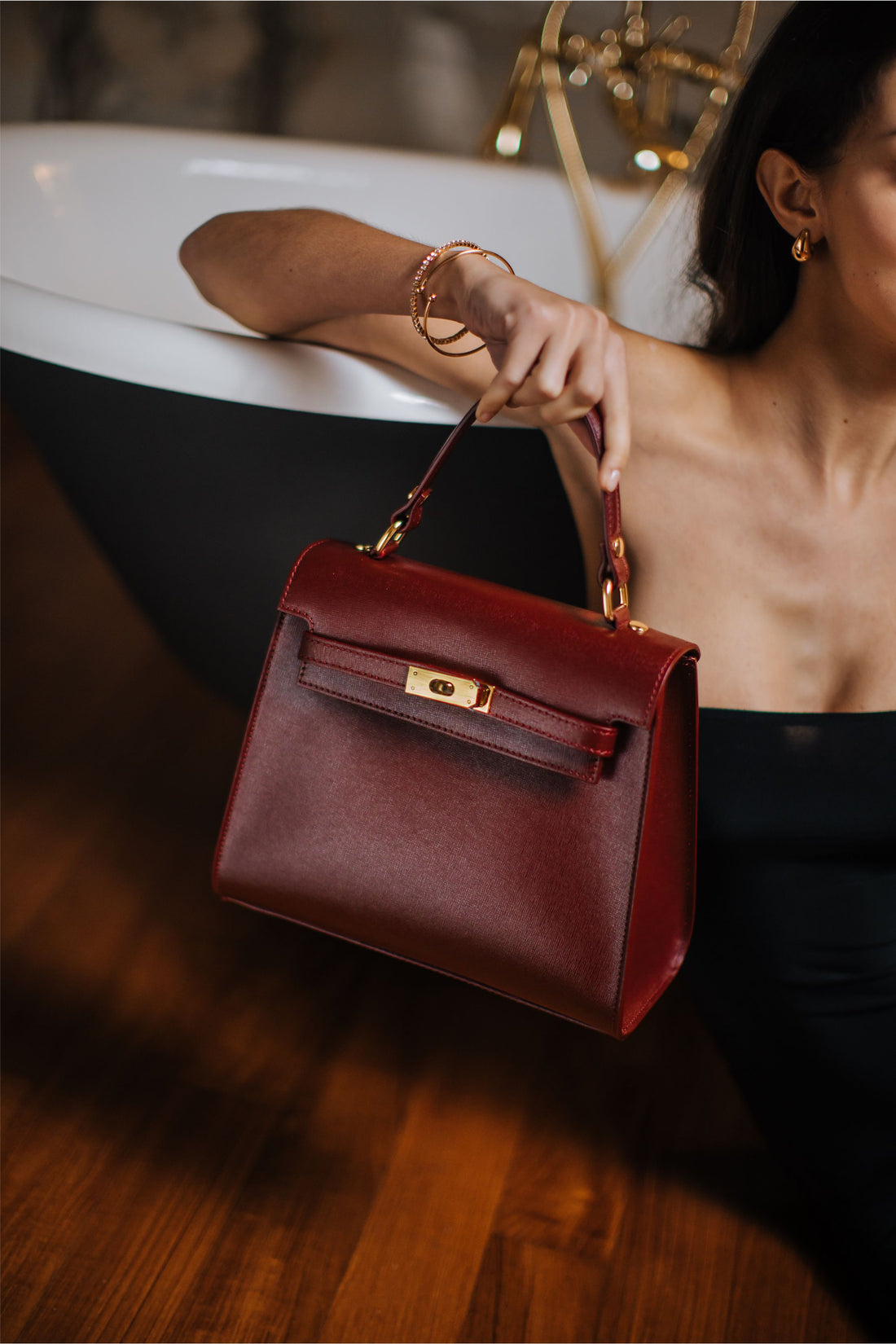 Zaira Bag in Burgundy Saffiano Leather